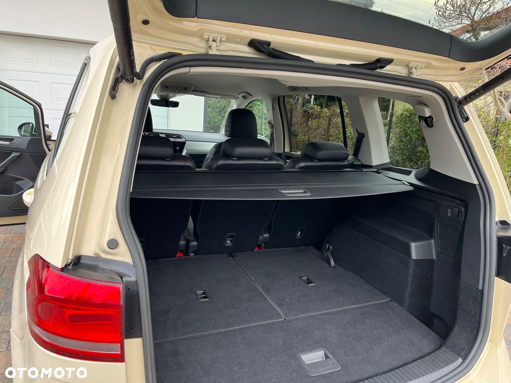 Volkswagen Touran 2.0 TDI BMT Comfortline DSG - 11