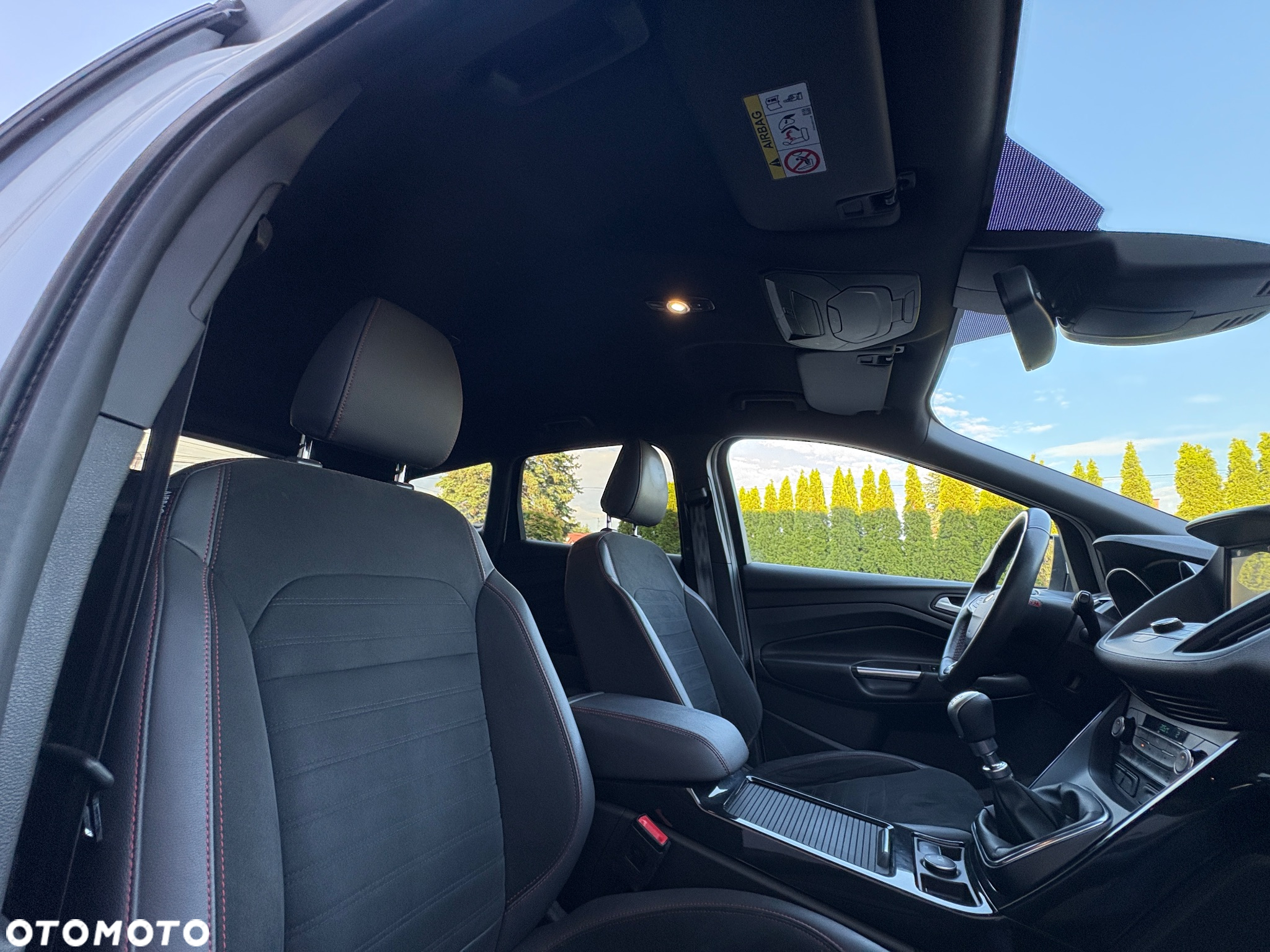 Ford Kuga 1.5 EcoBoost 2x4 ST-Line - 11