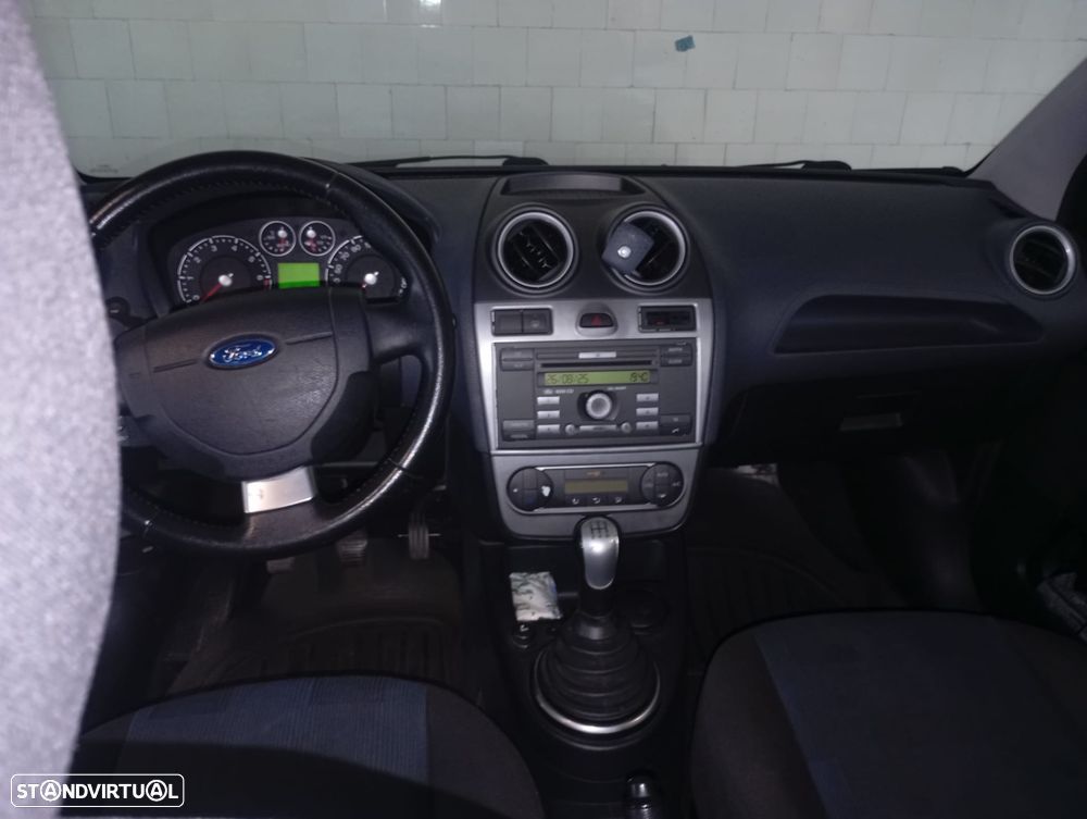Ford Fiesta 1.25 Zetec - 9