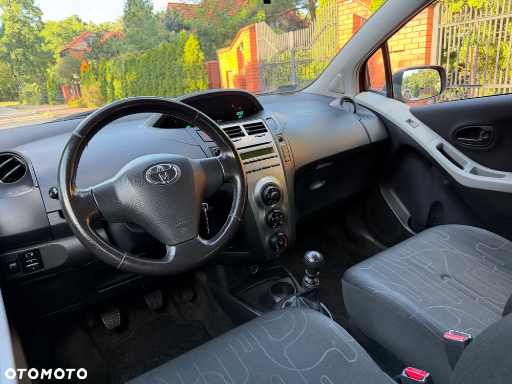 Toyota Yaris 1.33 Sol - 25