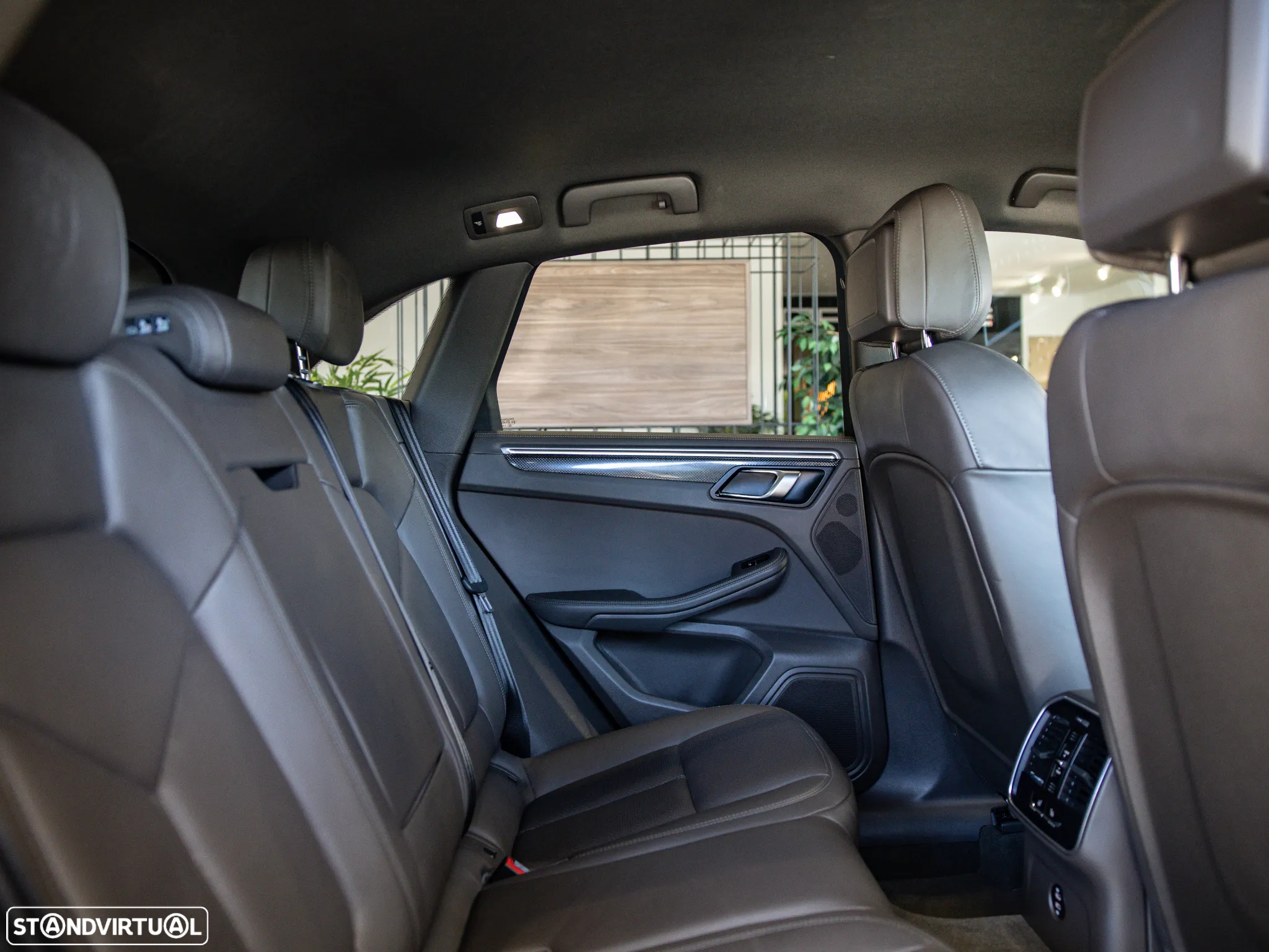 Porsche Macan Standard - 40