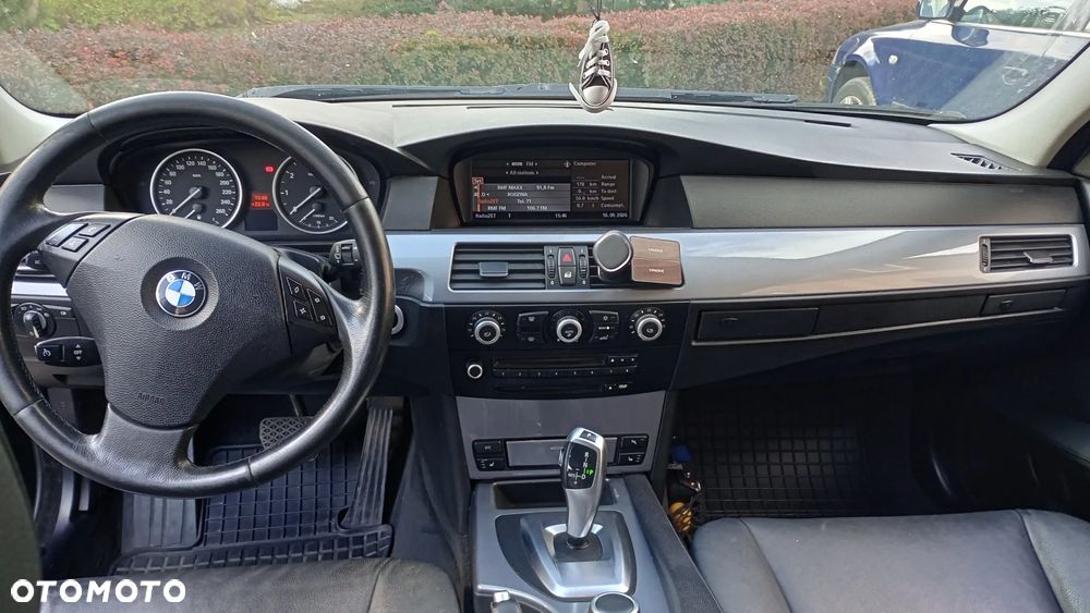BMW Seria 5 523i - 6
