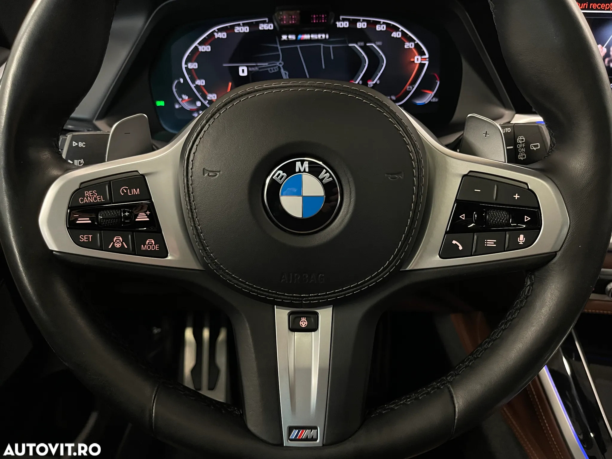 BMW X5 M M50i - 33