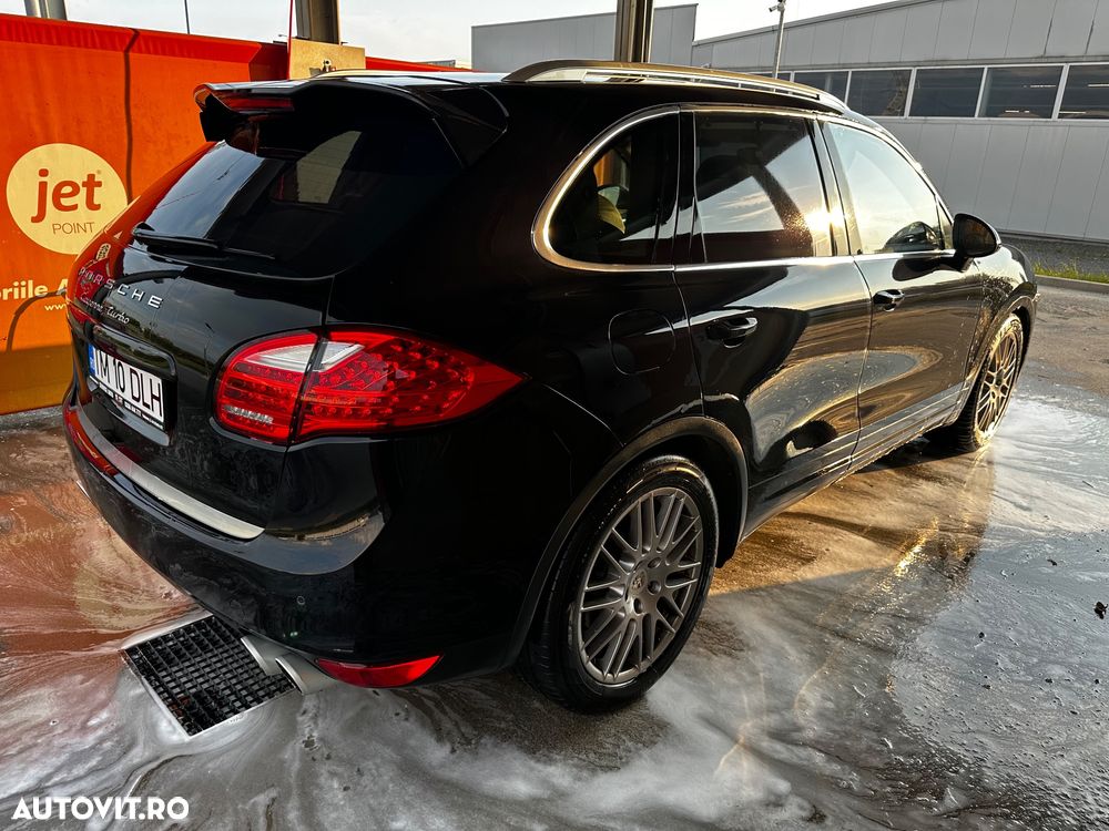 Porsche Cayenne Turbo V8 4.8L Aut. - 28