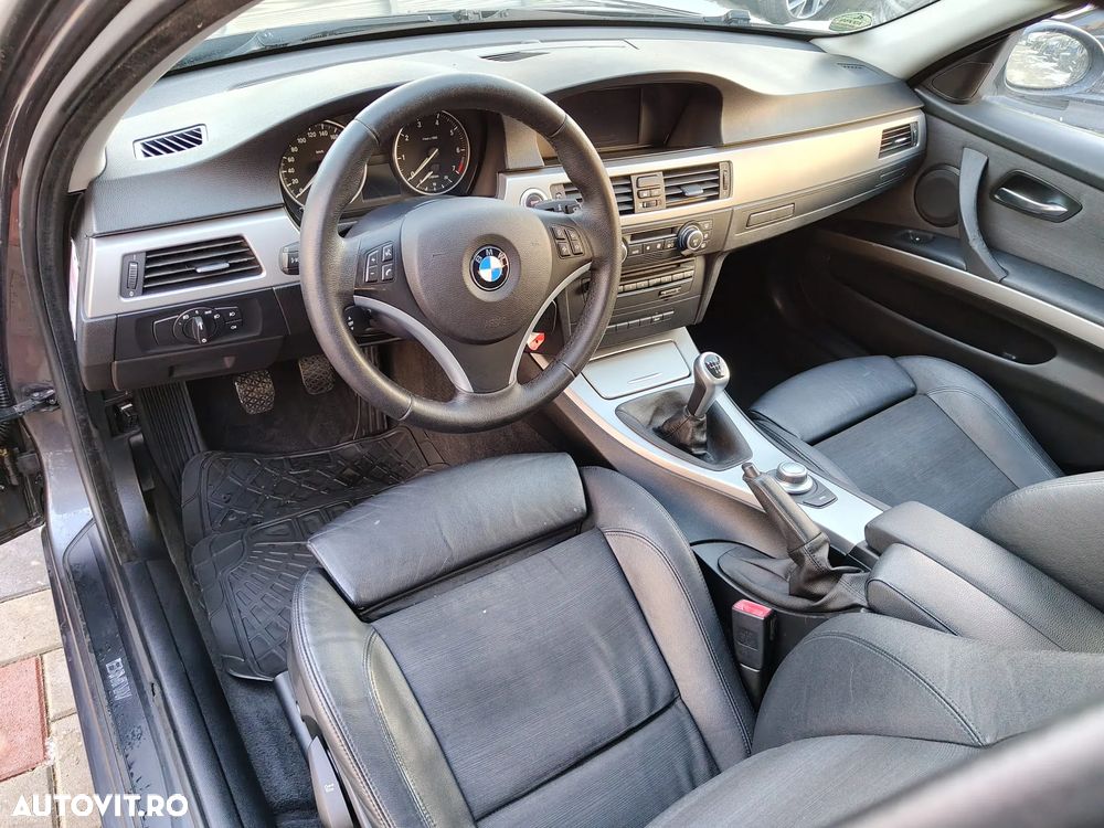 BMW Seria 3 318i Edition Sport - 12