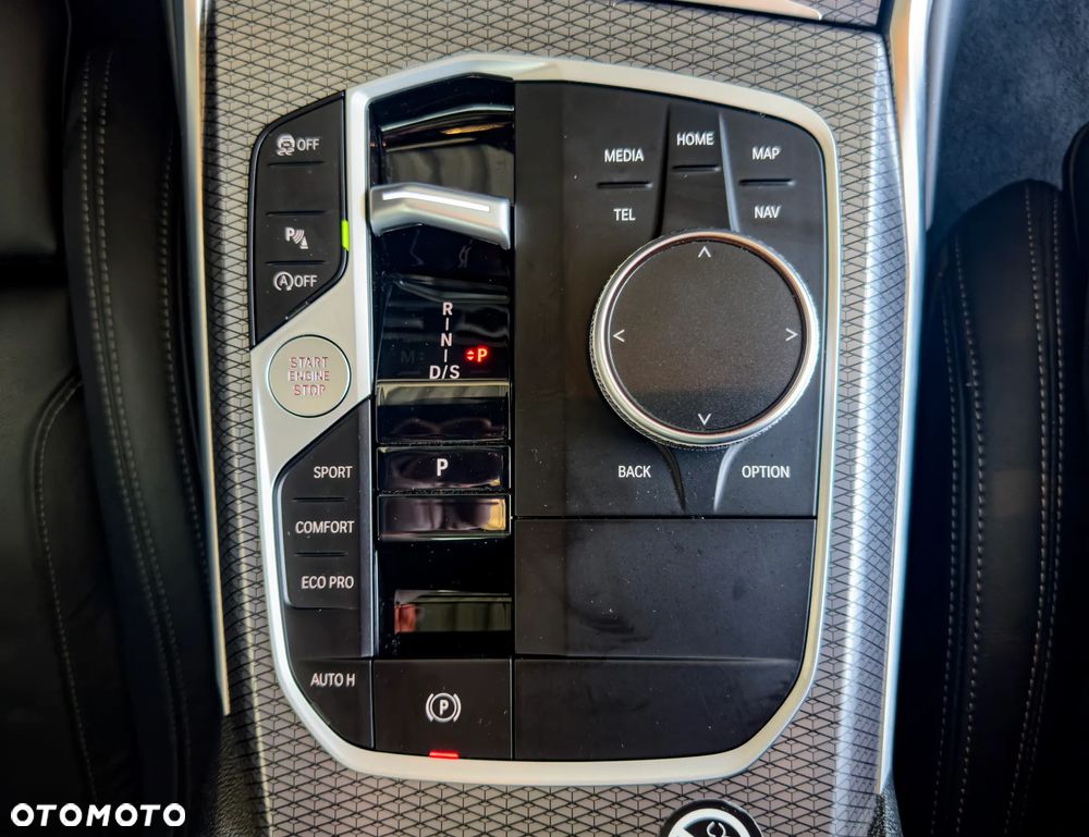 BMW Seria 3 318i Touring M Sport - 20