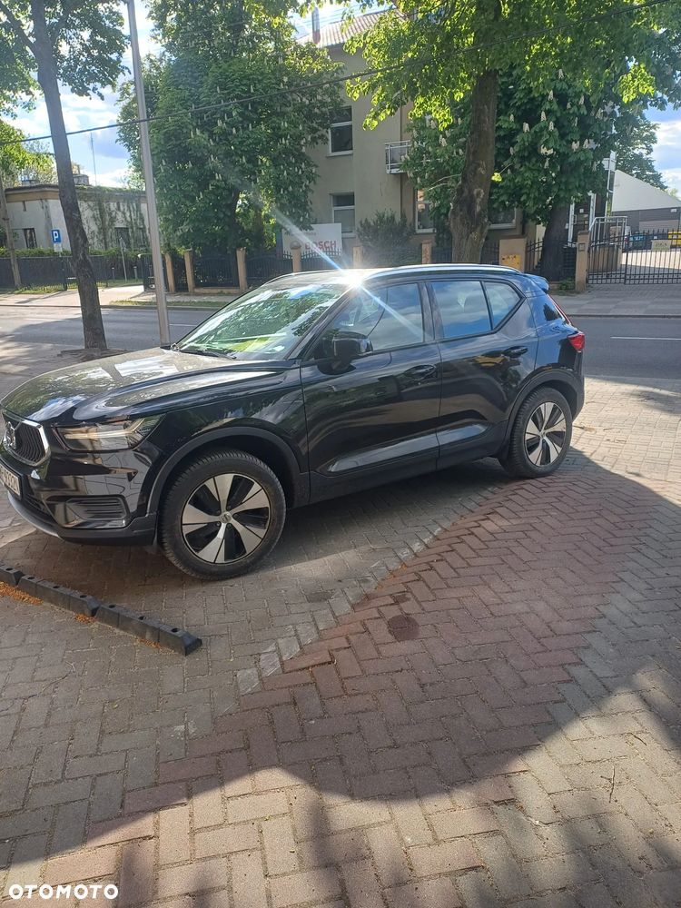 Volvo XC 40 T3 Momentum Pro - 1
