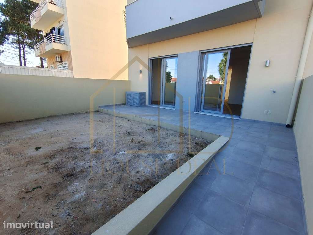 MODERNO Apartamento T1 com Logradouro. Quinta do Conde - Grande imagem: 2/19