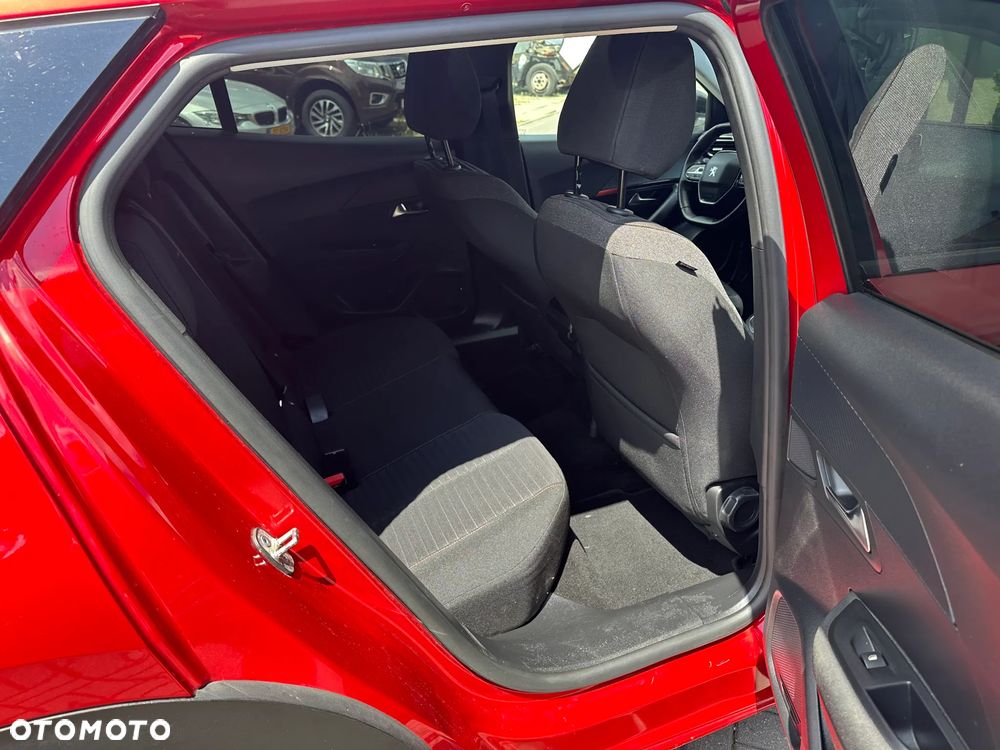 Peugeot 2008 - 12