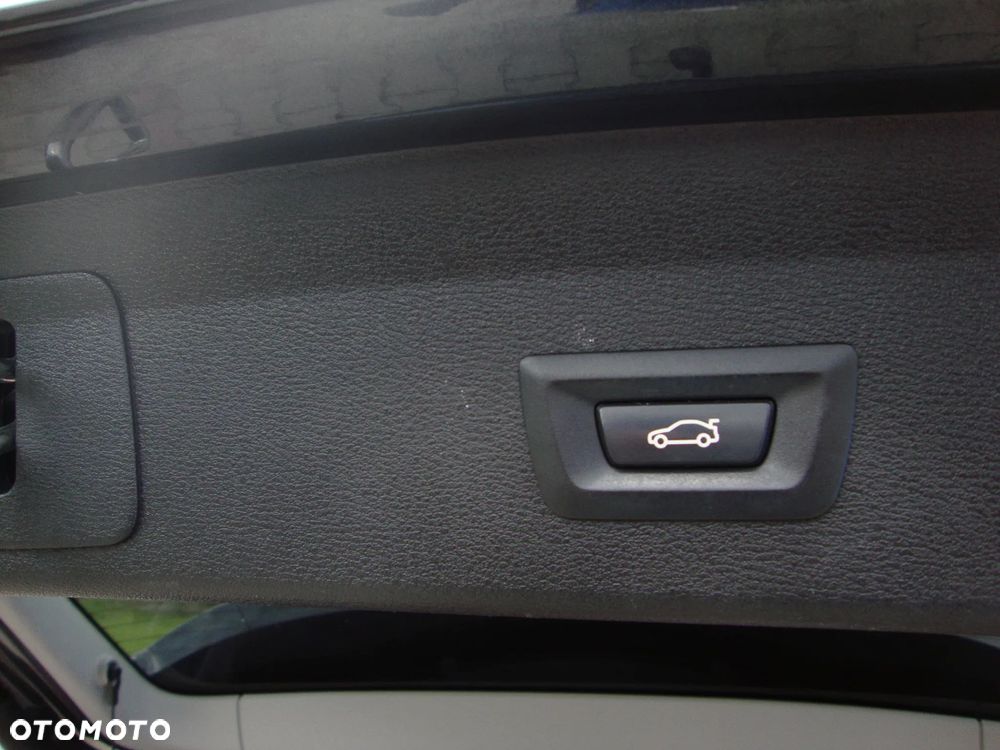 BMW X1 sDrive18d - 26