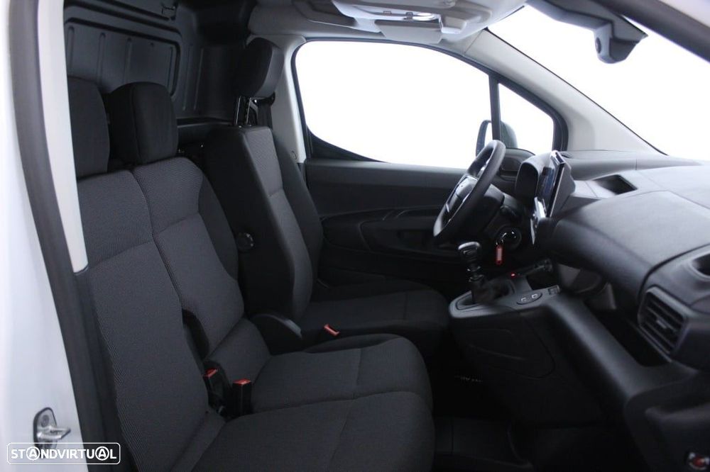 Opel combo Cargo L1H1 E15DT MT6 100cv 3Lug. / Cam. Traseira - 17