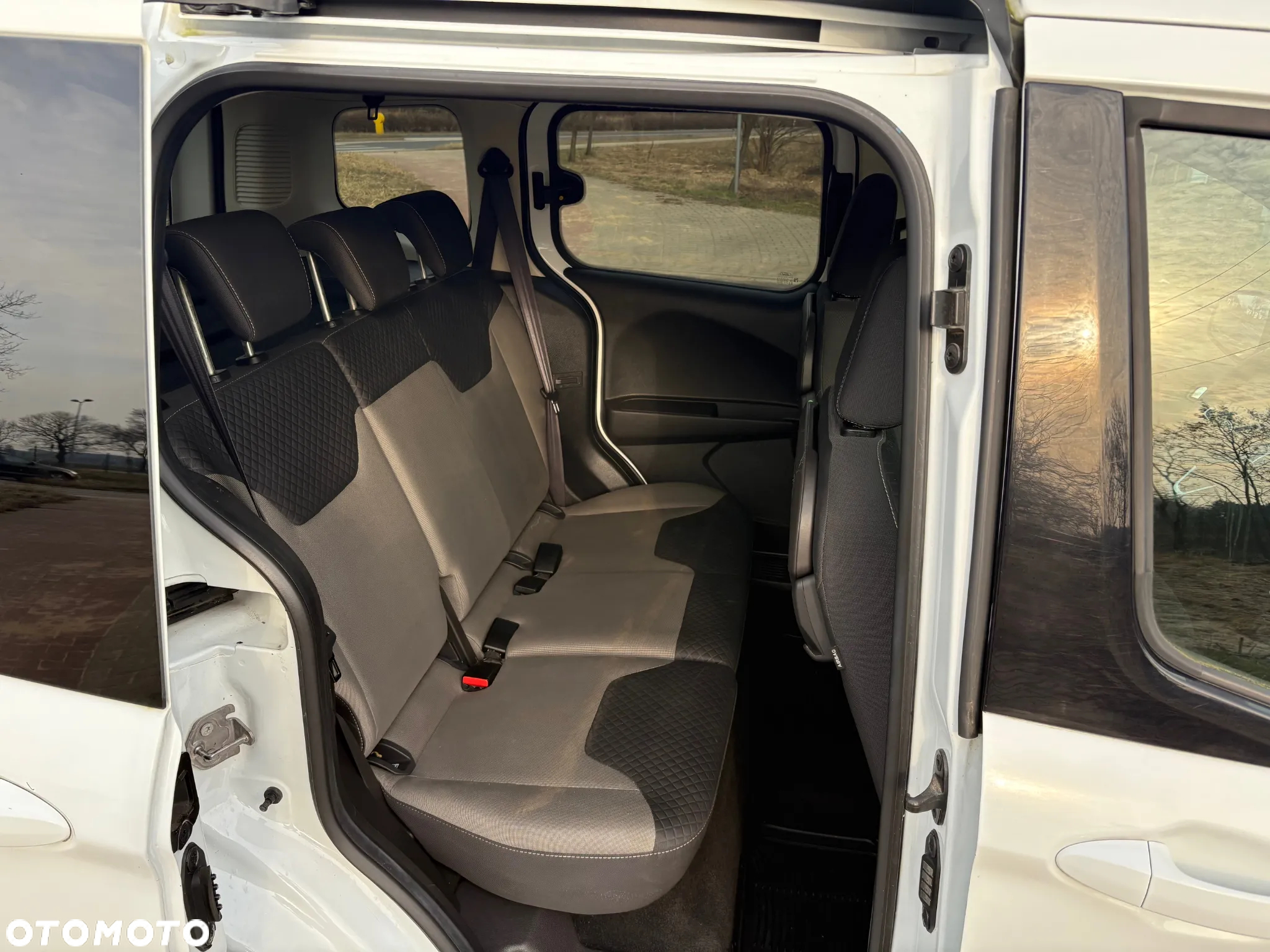 Ford Tourneo Courier 1.5 TDCi S&S Sport - 13