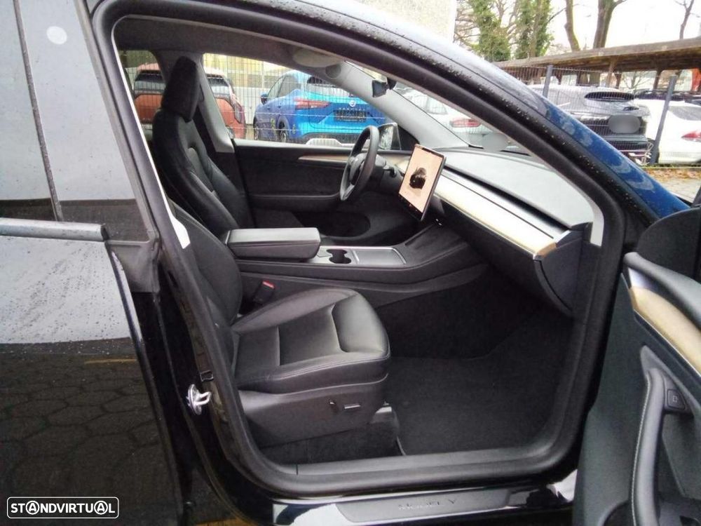 Tesla Model Y Performance Dual Motor AWD - 5