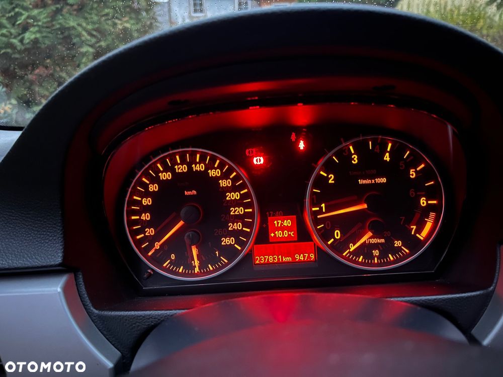 BMW Seria 3 318i - 10