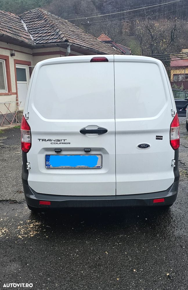 Ford Courier - 7