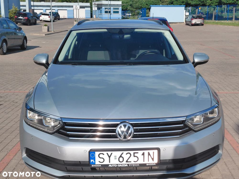 Volkswagen Passat - 8