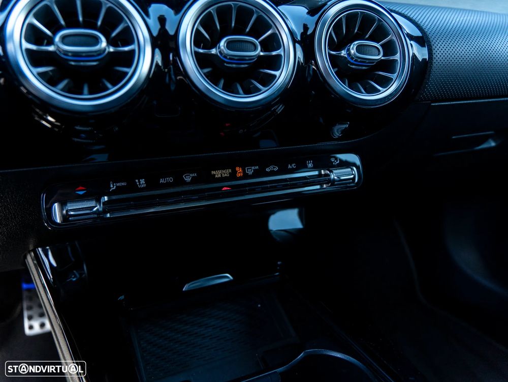 Mercedes-Benz CLA 250 - 32