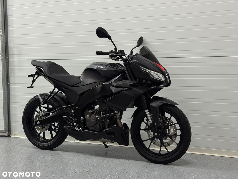 Aprilia Tuono - 1