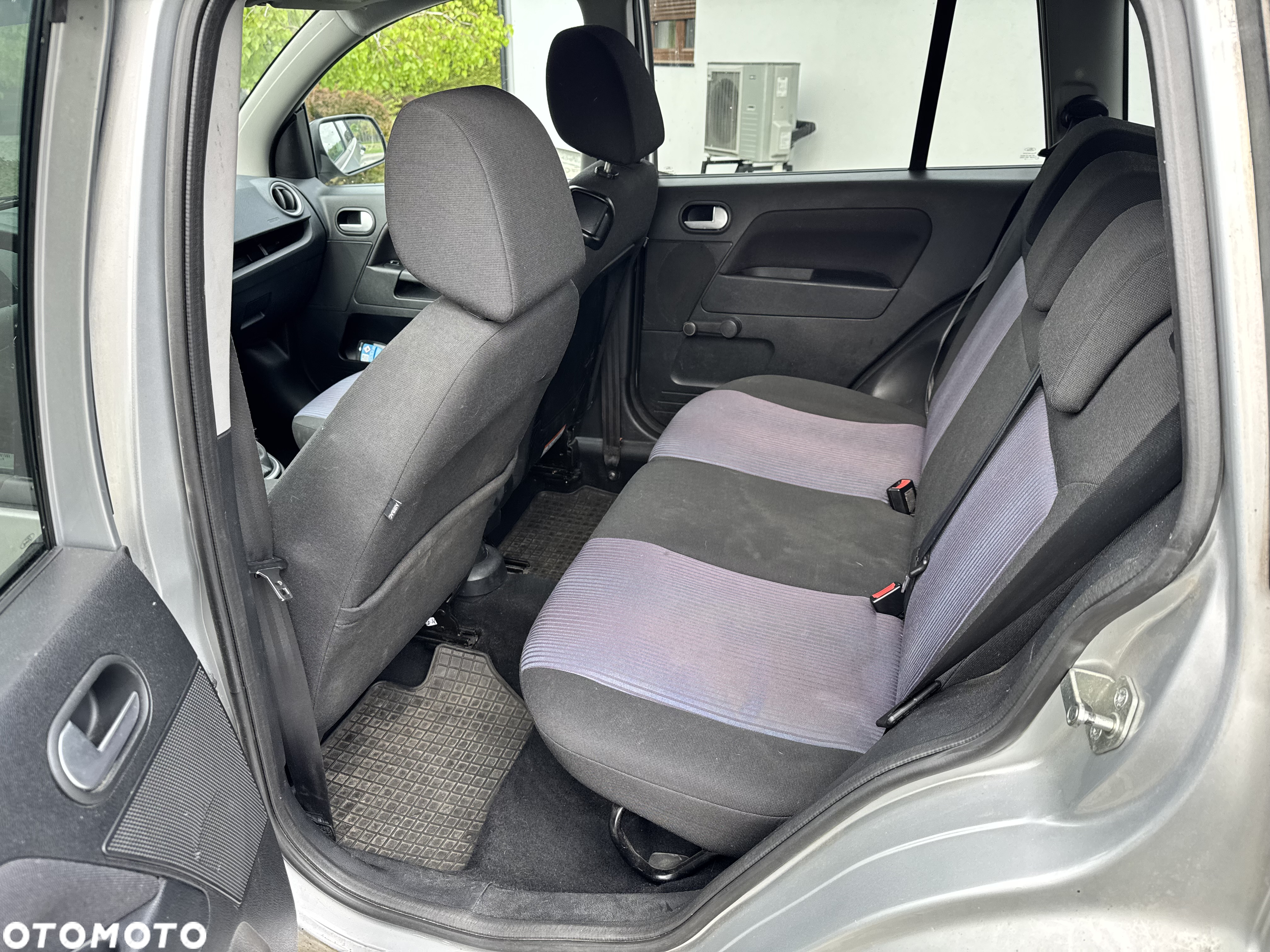 Ford Fusion - 30