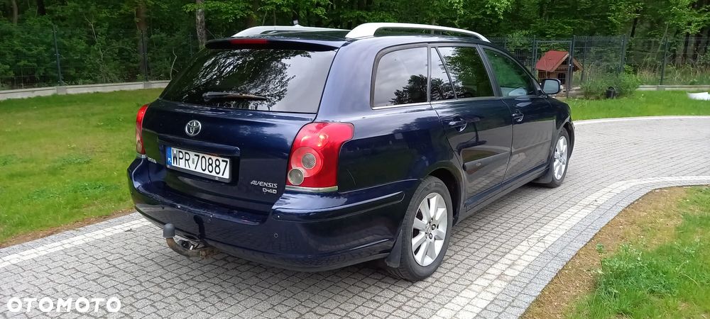 Toyota Avensis - 5
