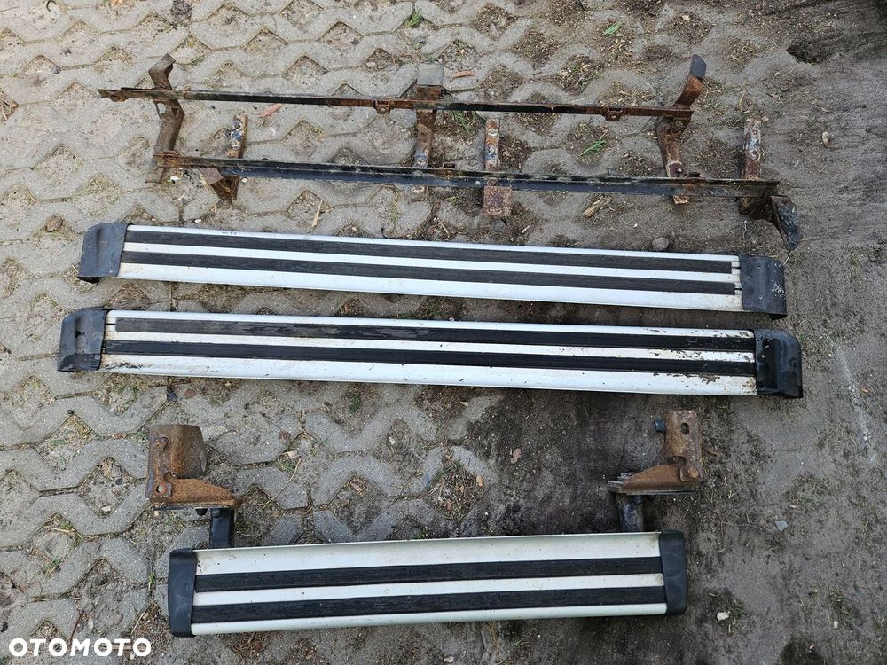 TOYOTA RAV4 00-05 PROGI PODSTOPNICE ORUROWANIE - 2