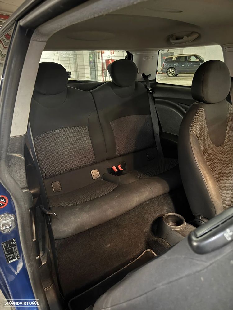 MINI 3 Portas Cooper D - 23