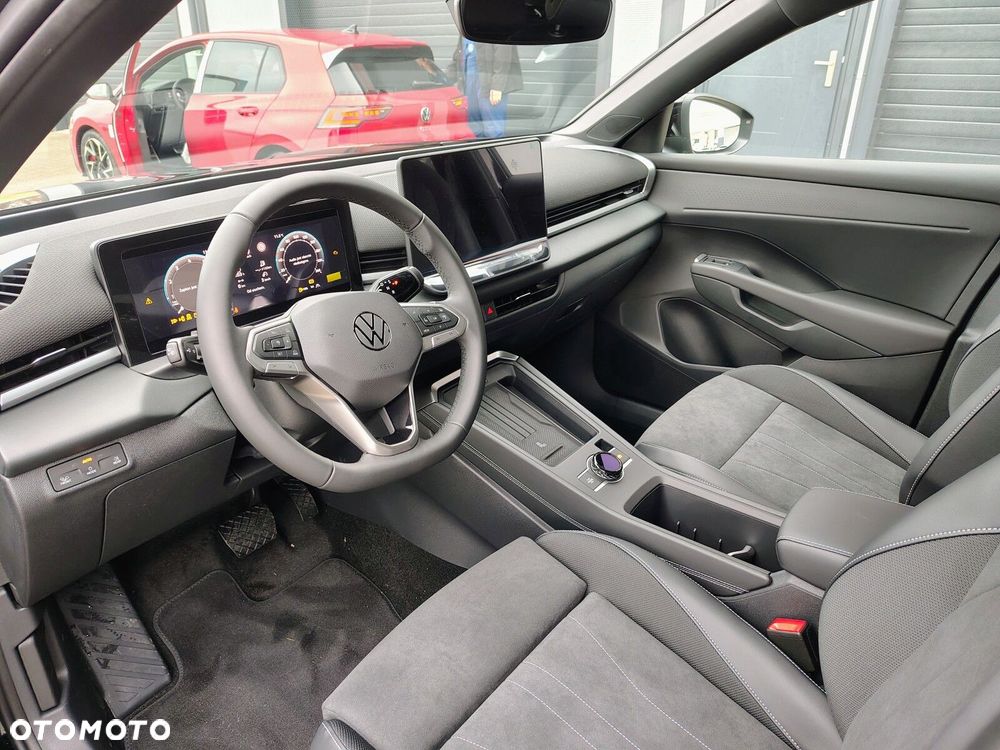 Volkswagen T-Roc - 16