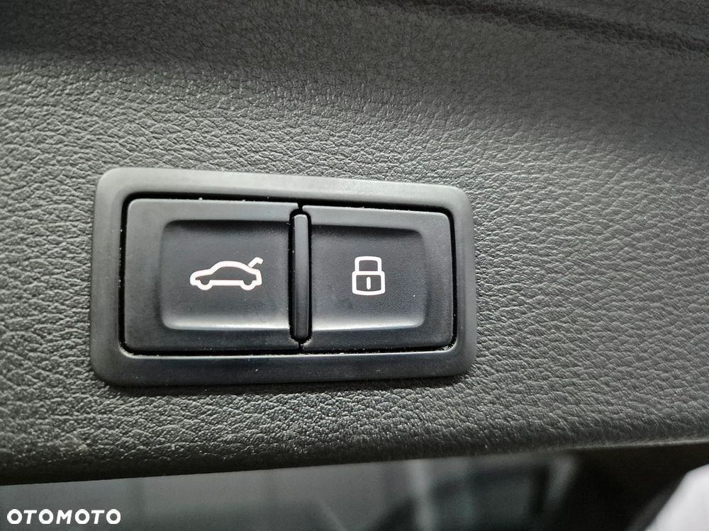 Audi A4 Avant 2.0 TDI Design S tronic - 26