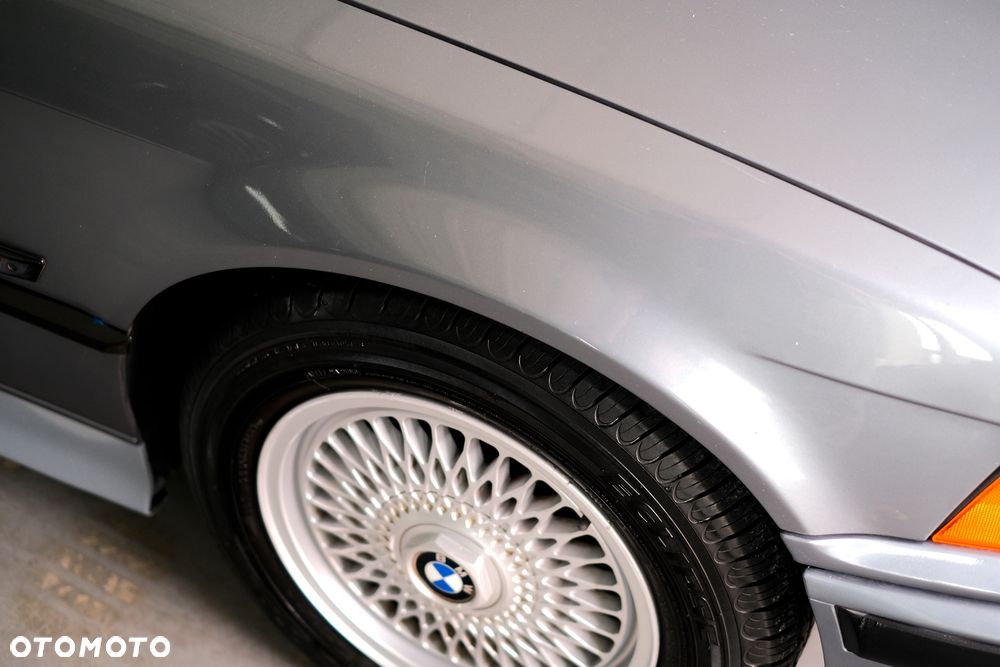 BMW Seria 3 325i - 17