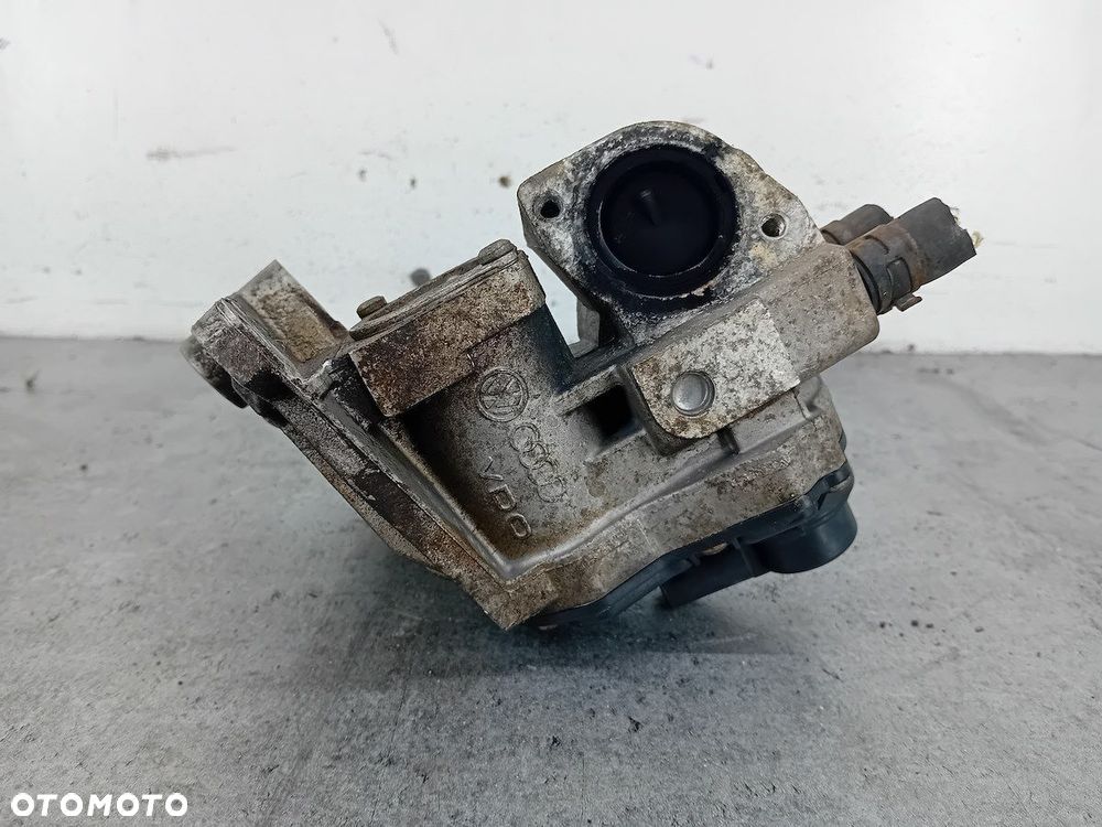 PRZEPUSTNICA EGR VW PASSAT B6 06F131503B A2C53082890 2.0 FSI - 5