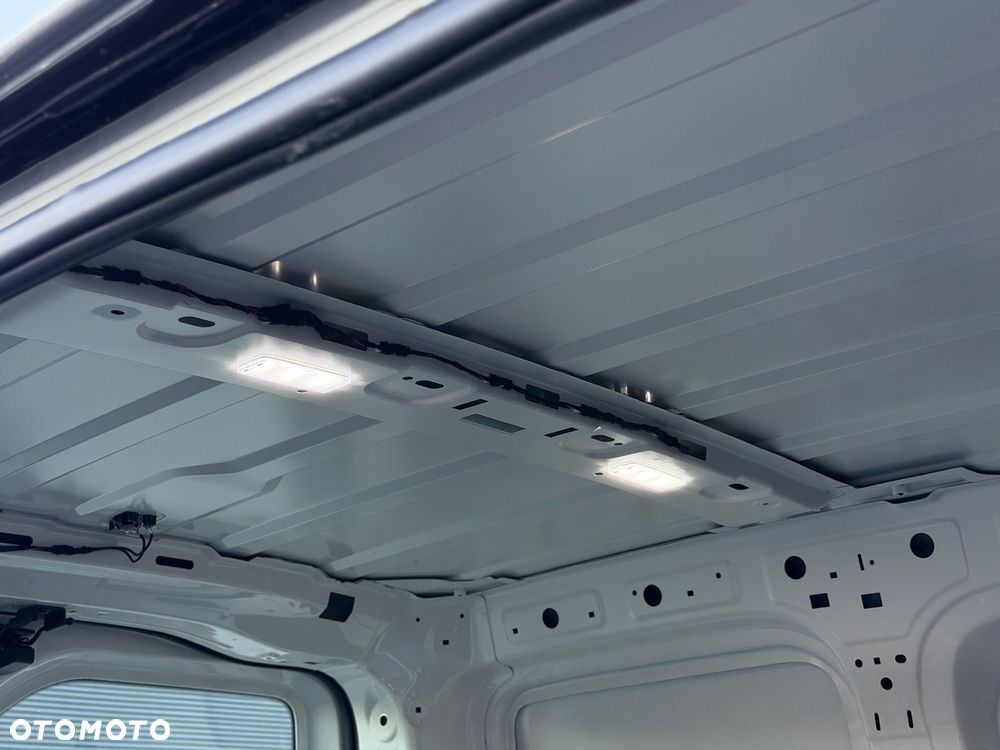 Volkswagen Caddy - 21