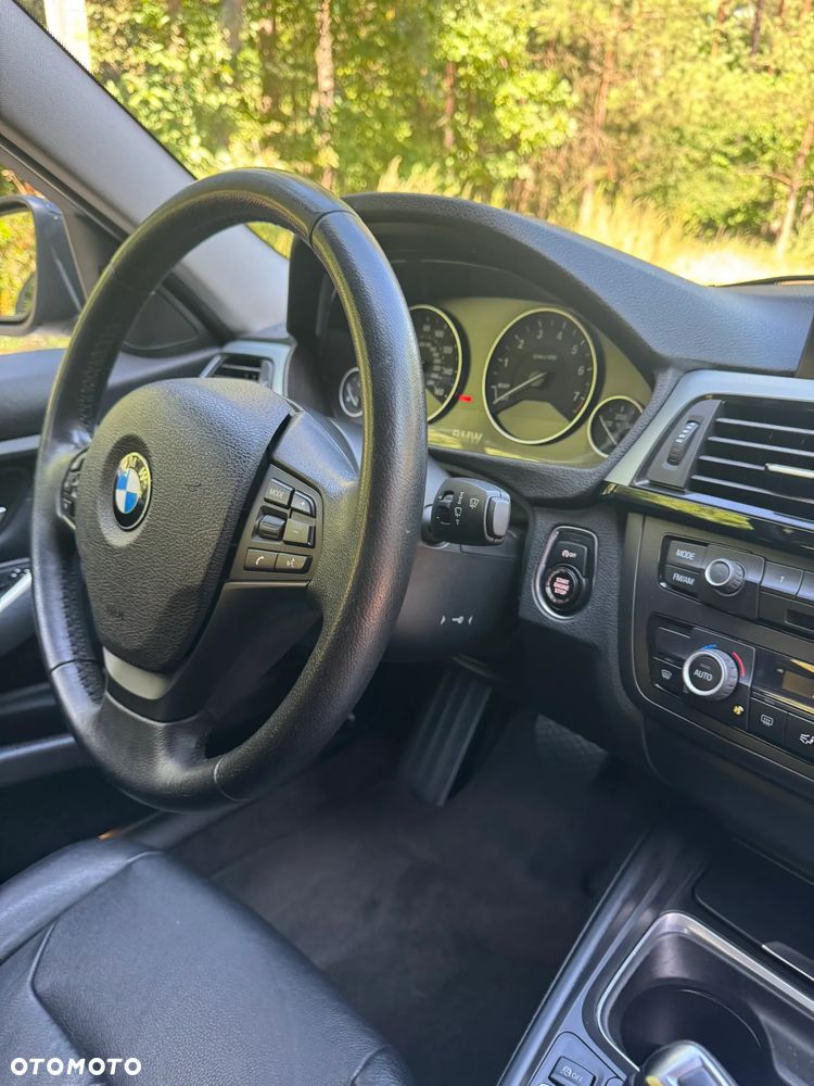 BMW Seria 3 328i - 23