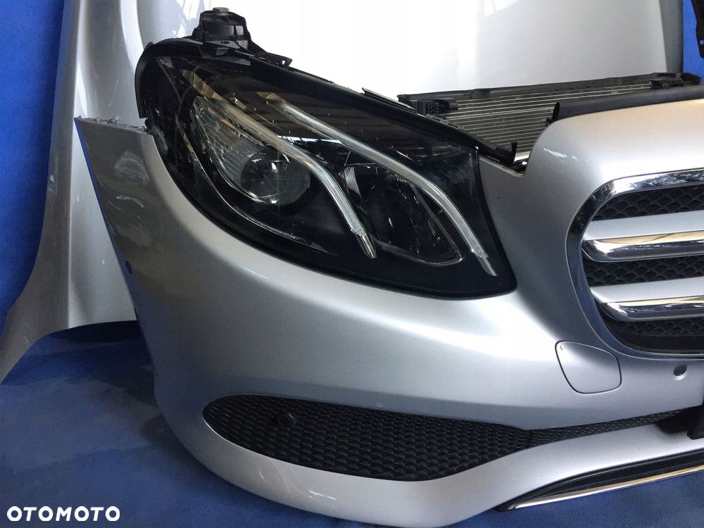 MERCEDES W213 PRZÓD MASKA BŁOTNIKI LAMPY CHŁODNICE - 8