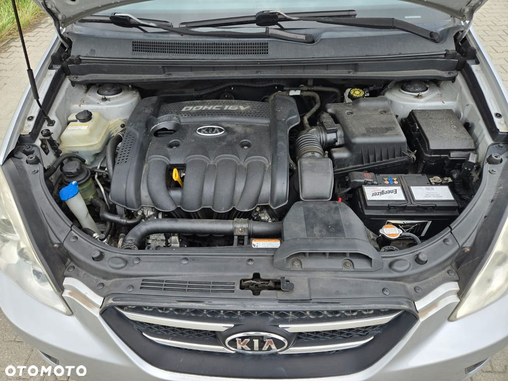 Kia Carens - 8