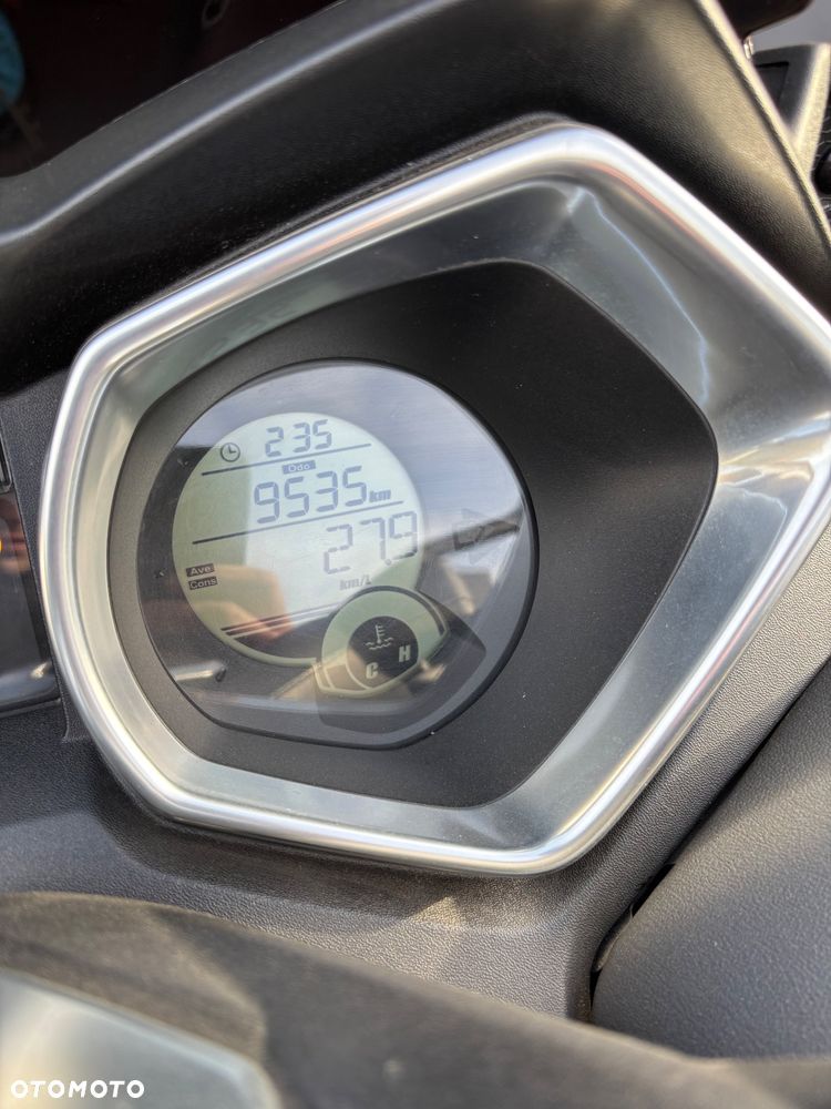 Yamaha X-max - 8