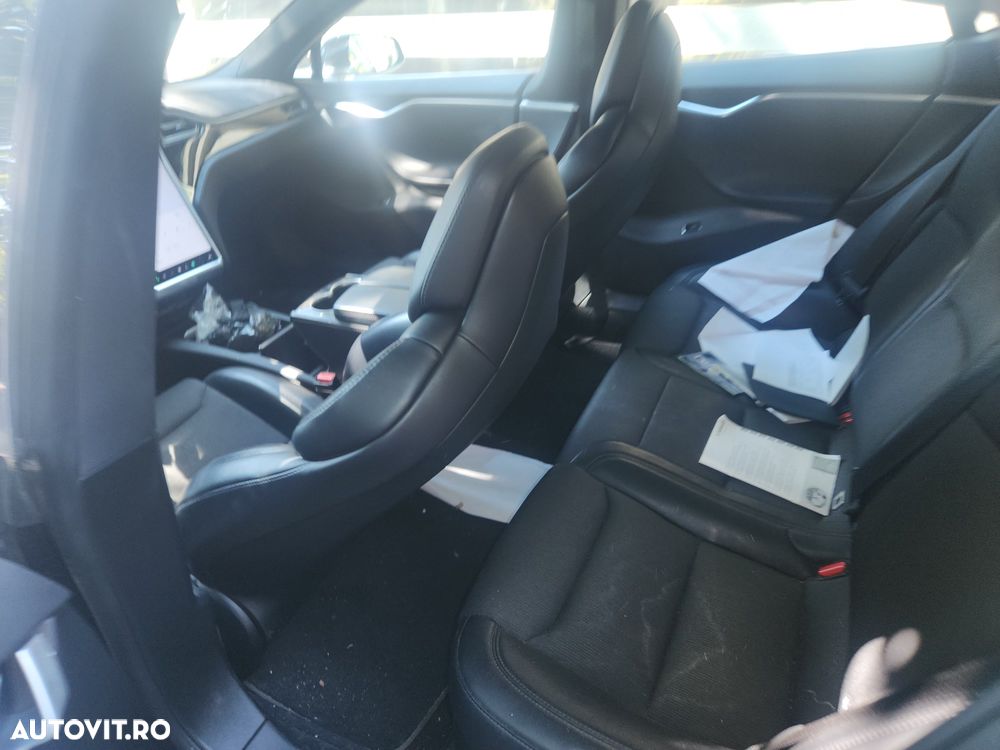 Tesla Model S Performance - 7
