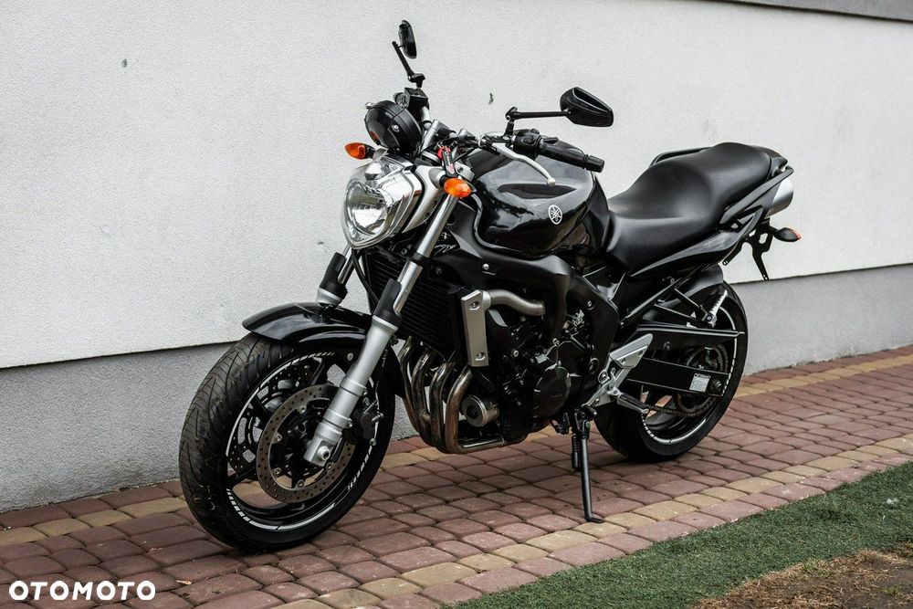 Yamaha FZ - 8