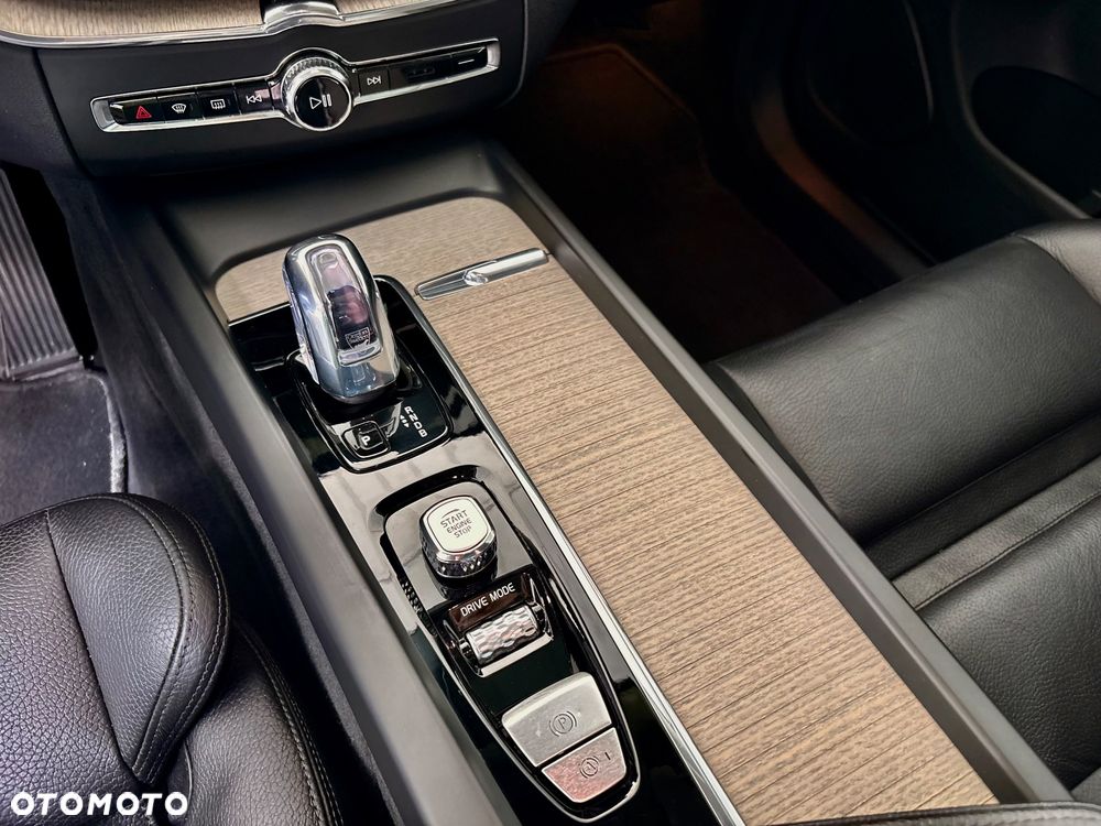 Volvo XC 60 T8 AWD Plug-In Hybrid Inscription - 11