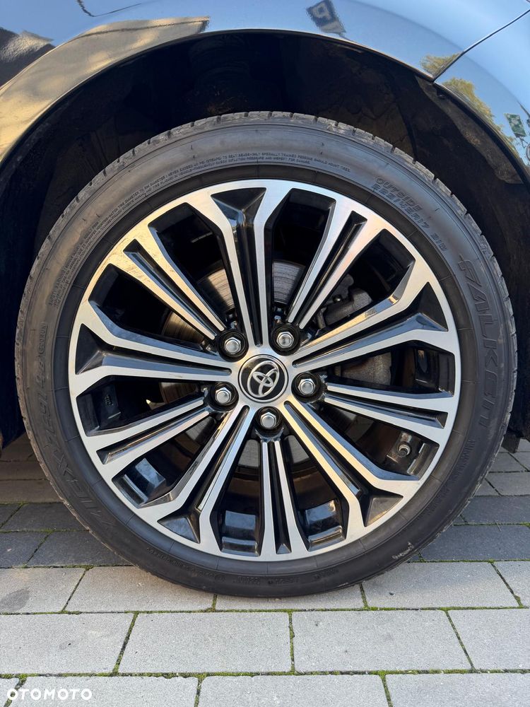 Toyota Corolla 2.0 Hybrid Executive - 18