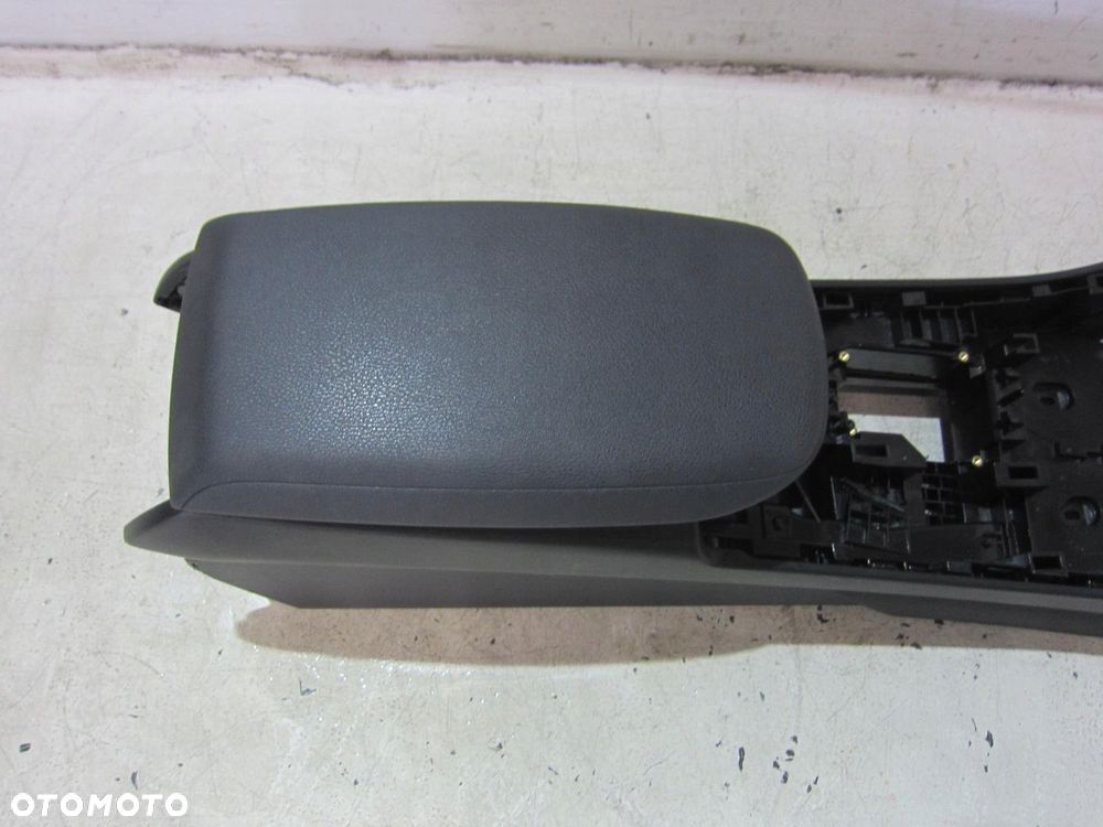 BMW X3 F25 X4 F26 PODŁOKIETNIK CZARNY TUNEL 9204247 51169204247 - 2
