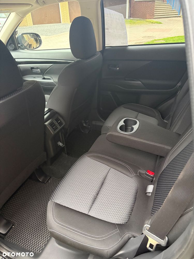 Mitsubishi Outlander 2.0 Instyle SDA 4WD CVT - 6