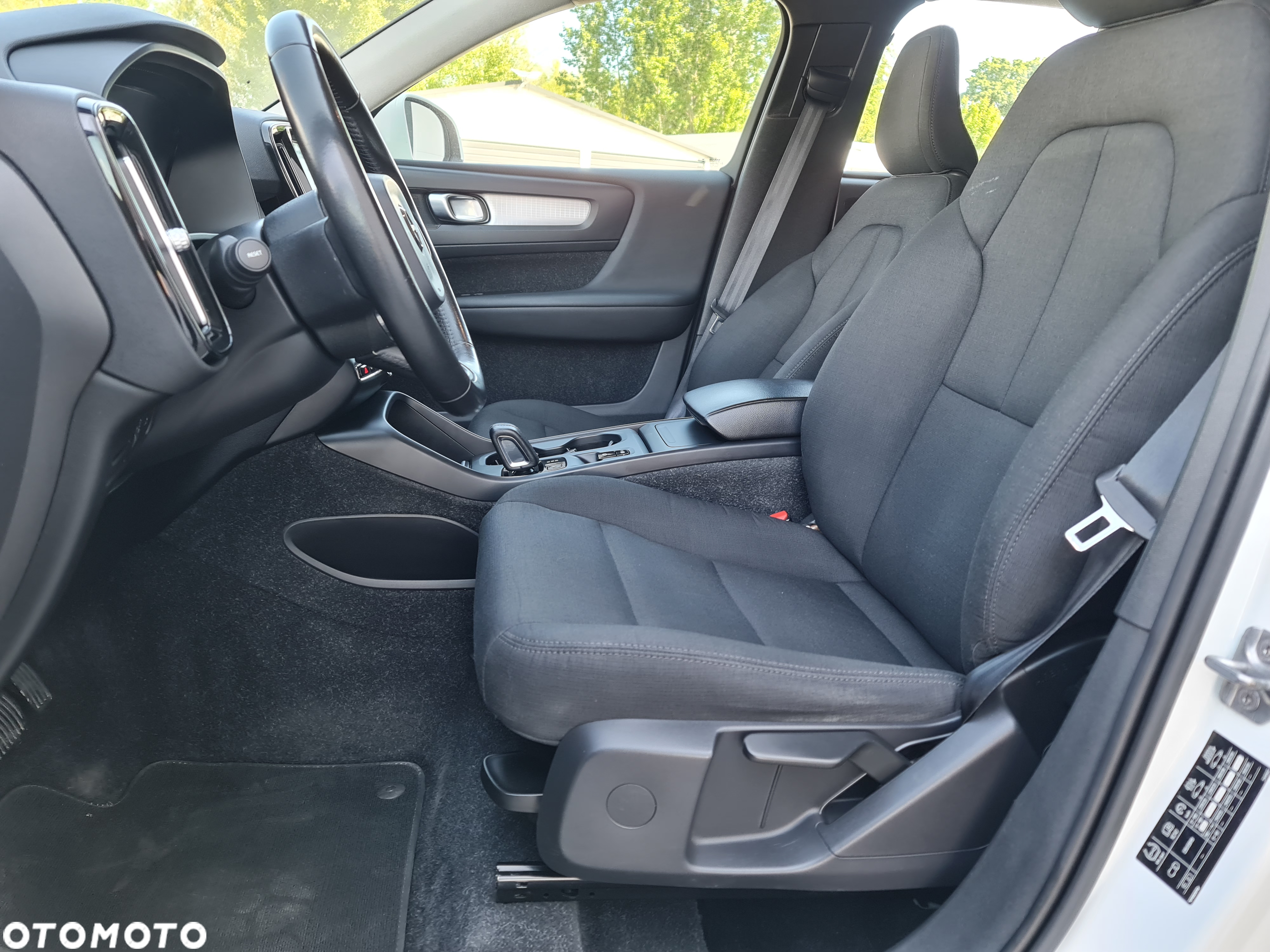 Volvo XC 40 D3 AWD Geartronic Momentum Pro - 14