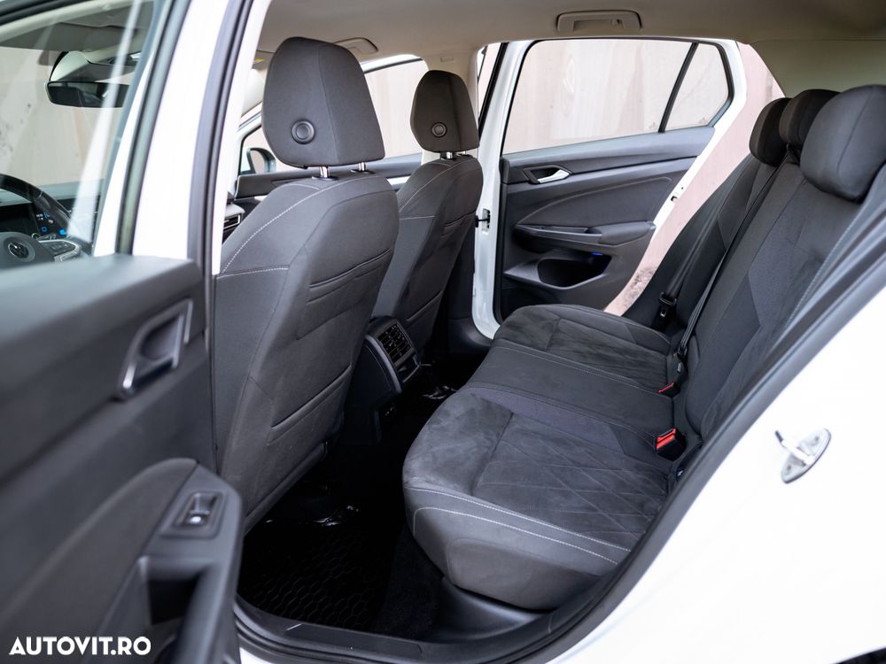 Volkswagen Golf 1.5 eTSI ACT DSG MHEV Life - 20