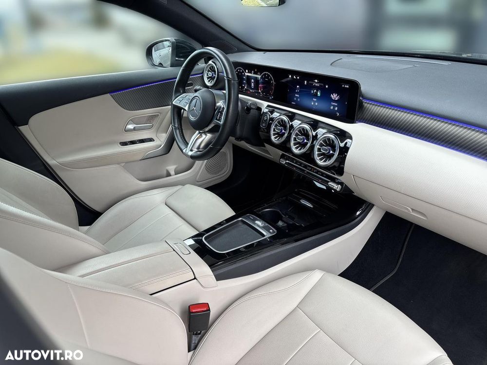 Mercedes-Benz A 180 Sedan 7G-DCT - 13