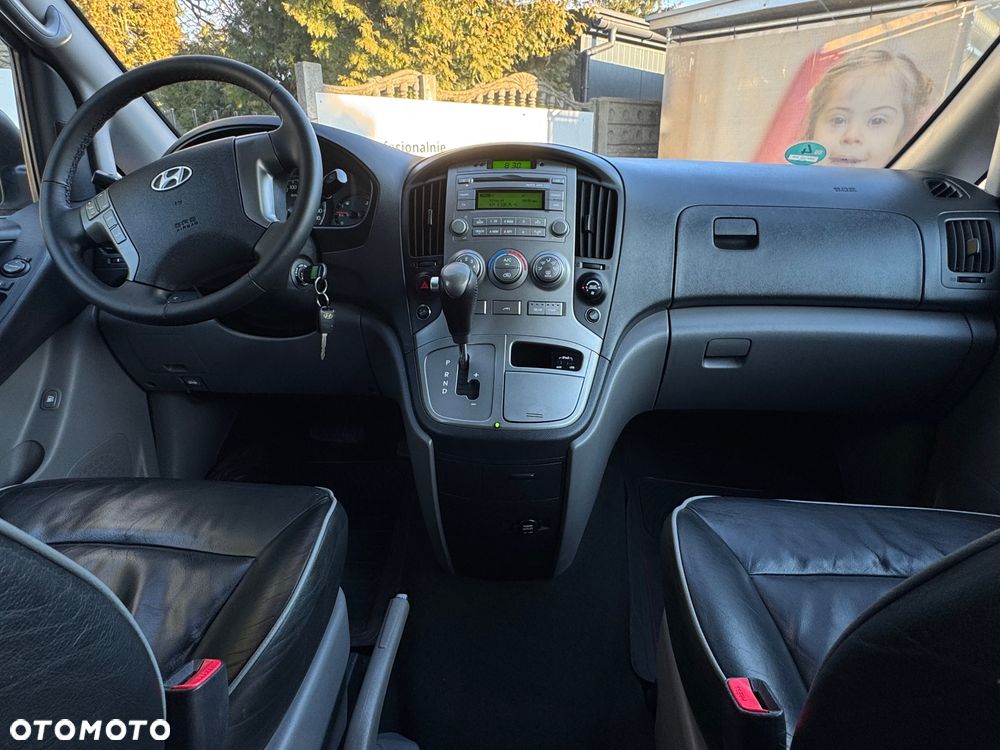 Hyundai H-1 Cargo teilverglast Autm HK - 26