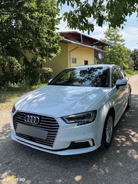 Audi A3 Sportback 40 S tronic - 1