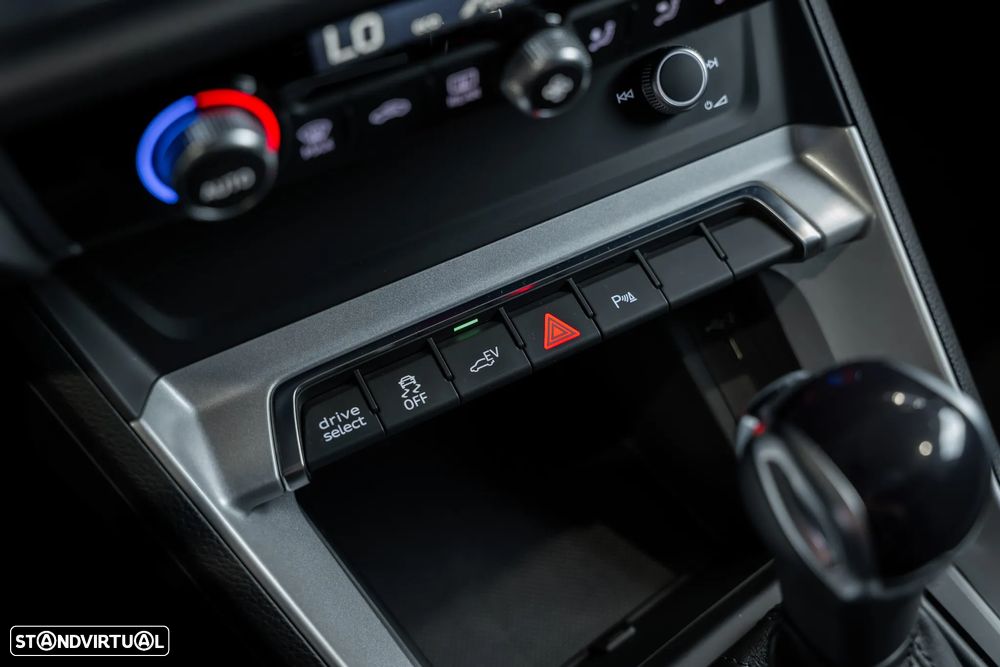 Audi Q3 - 18