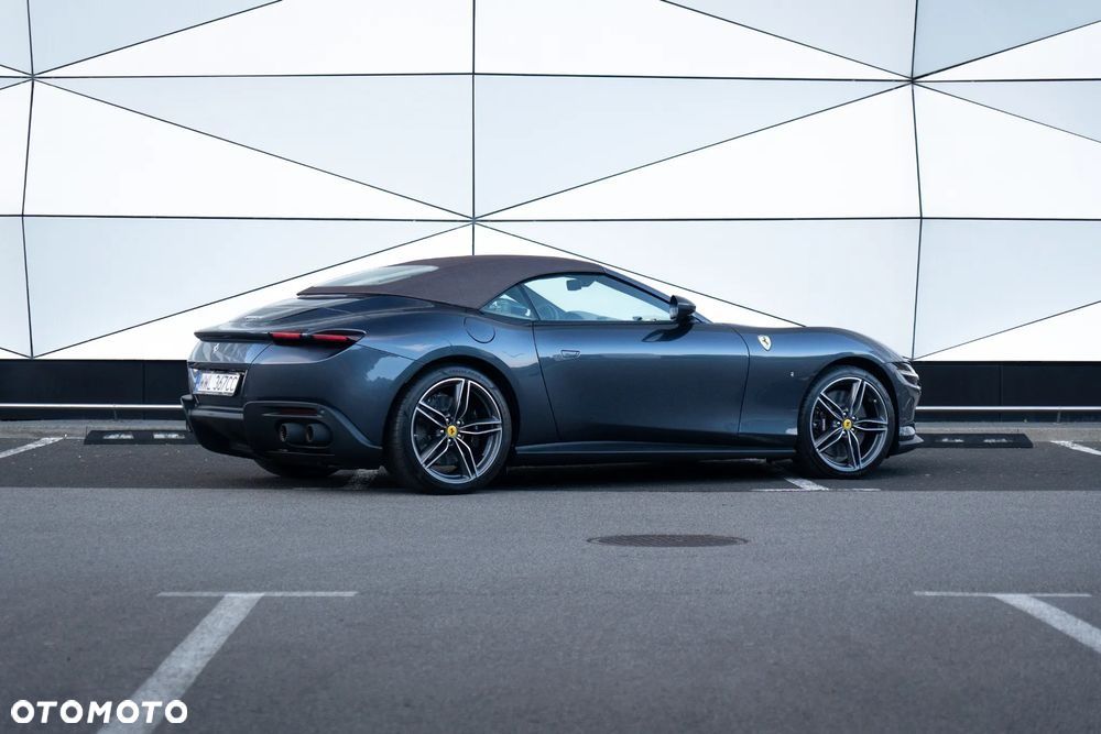 Ferrari Roma Spider 2025