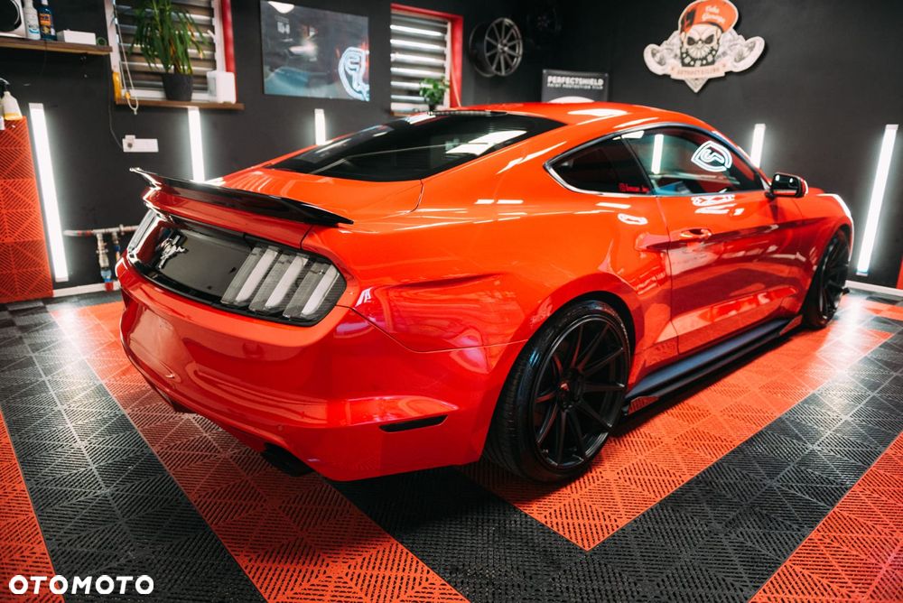 Ford Mustang - 6