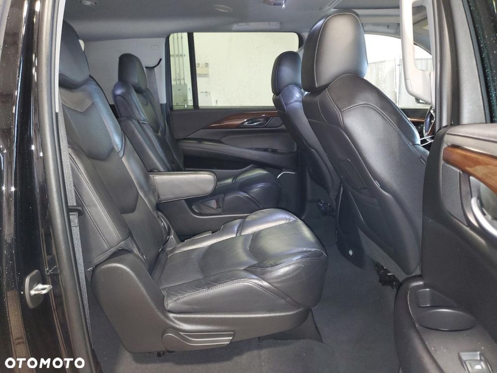 Cadillac Escalade - 11